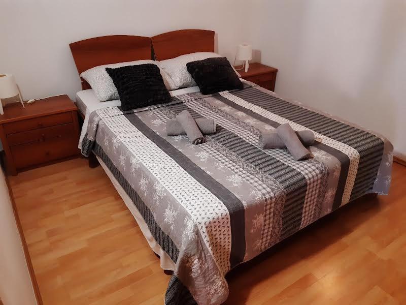 Apartmani Delas Pjescana Uvala Exterior foto