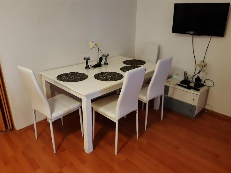 Apartmani Delas Pjescana Uvala Exterior foto